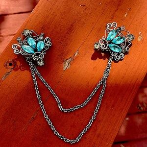 Vintage blue rhinestone sweater clip